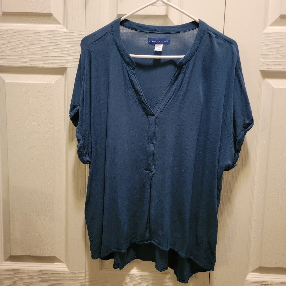 Simple Styled Teal Blue/Green Pull‎ over Top Size L